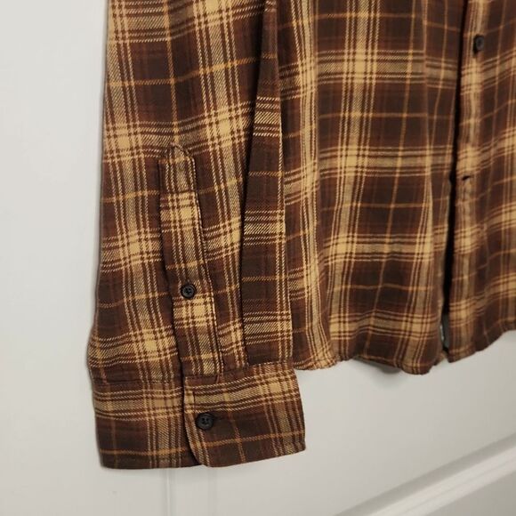 Mutual Weave Plaid Flannel Shirt - Size XL - Picture 2 of 5